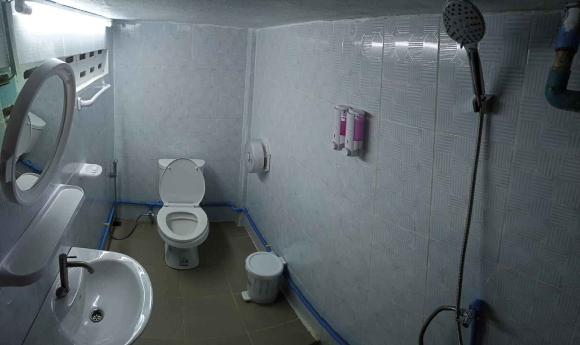 Hostel Neva Paris Pakse Bagian luar foto